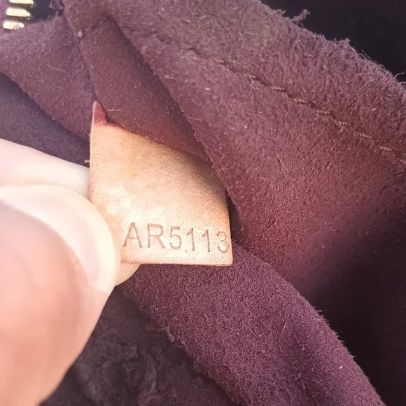 Louis Vuitton Monogram Canvas Handbag - Picture 12 of 17